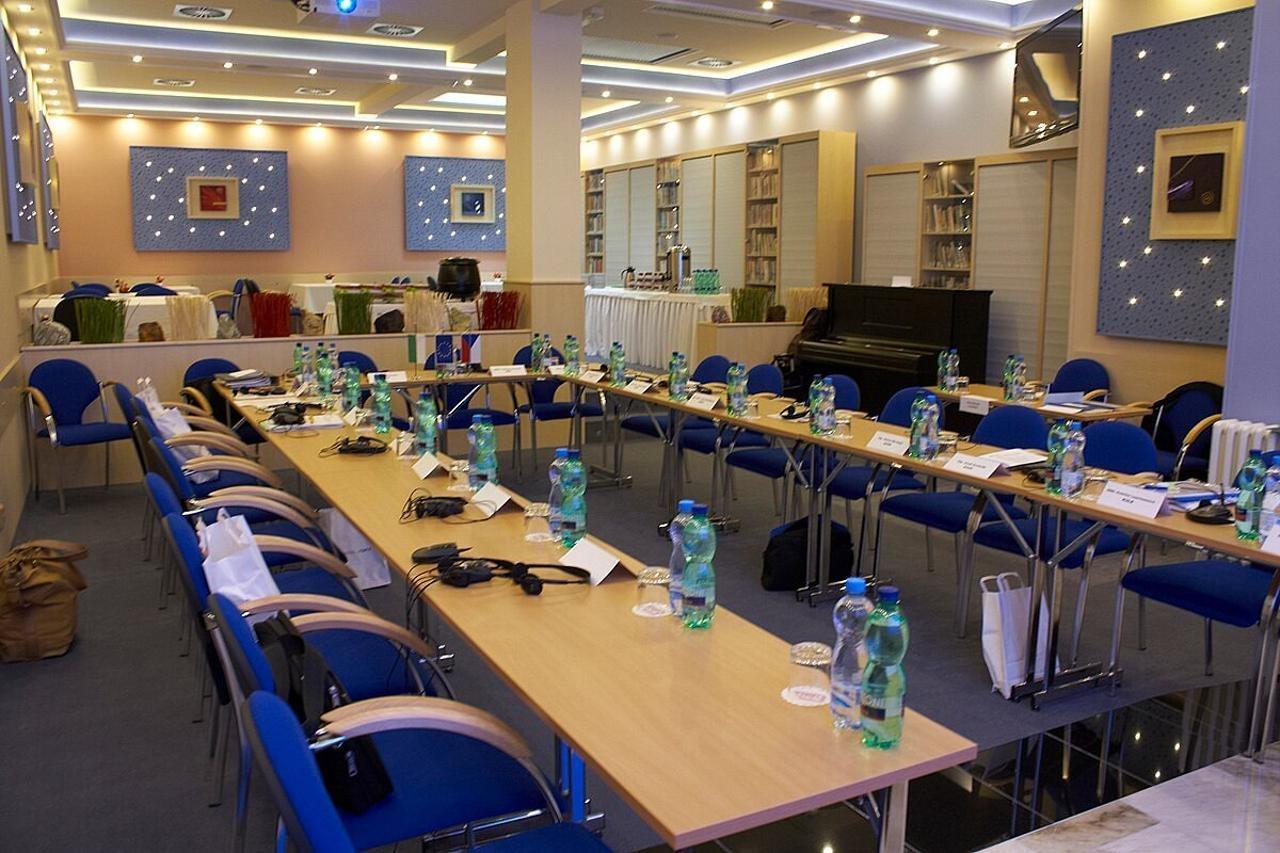 Krivan Hotel Karlovy Vary Luaran gambar