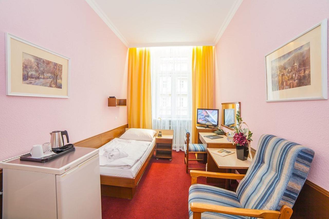 Krivan Hotel Karlovy Vary Luaran gambar
