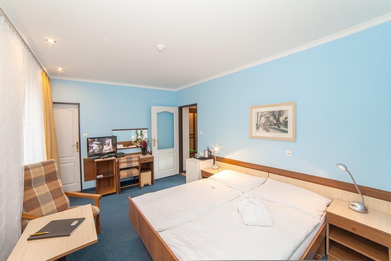 Krivan Hotel Karlovy Vary Luaran gambar