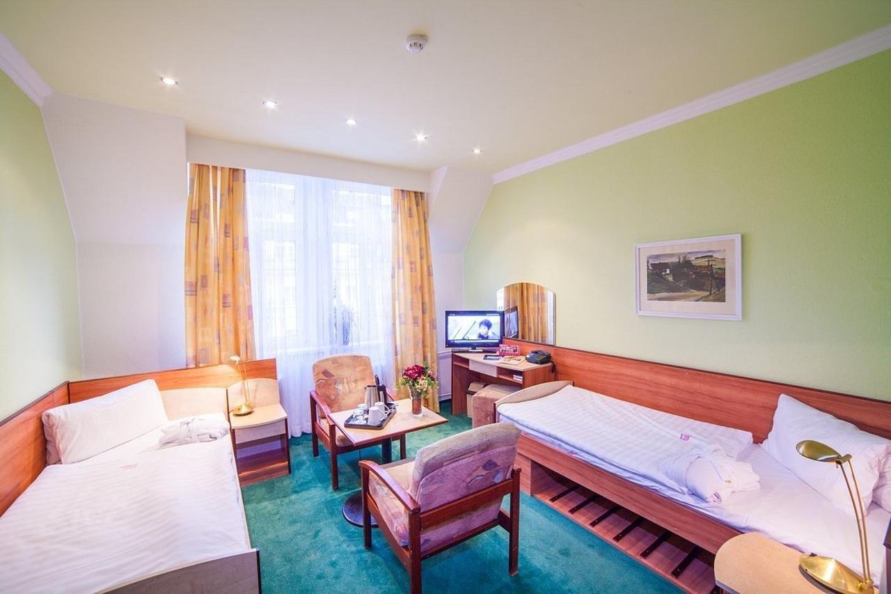 Krivan Hotel Karlovy Vary Luaran gambar